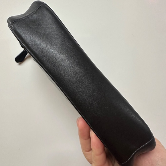 NWT! RARE! Coach F22698 Women's Large Wristlet 19 In Black Signature Leather - Picture 6 of 9